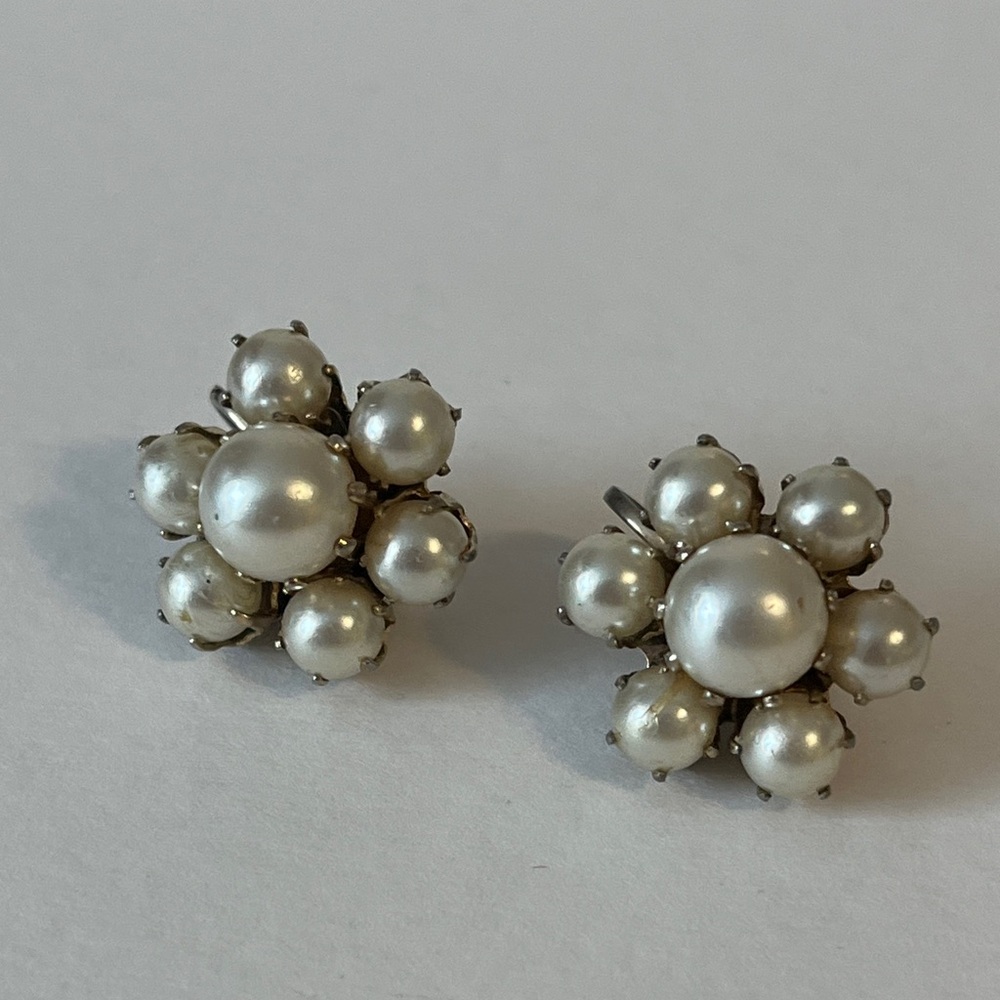 203 Vintage STAR Faux Pearl Cluster Clip-On Earrings | Mid-Century Classic